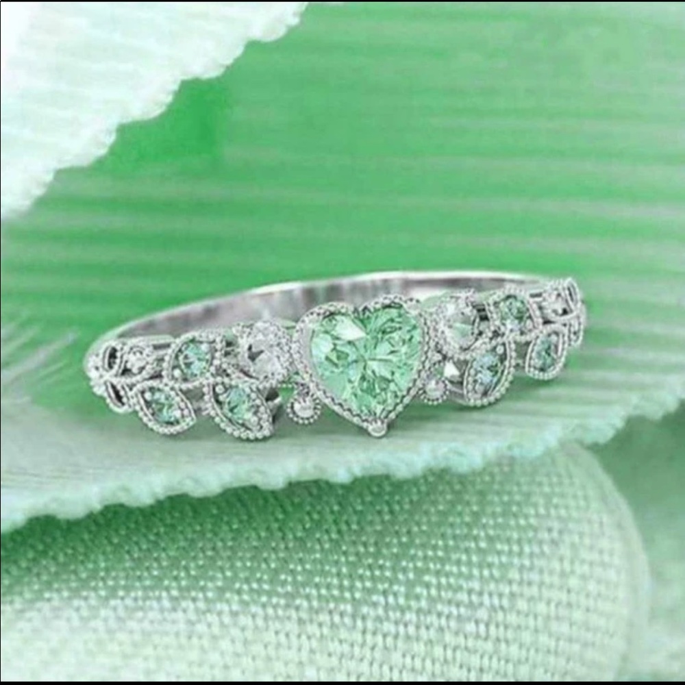 New Delicate 925 Silver Beautiful Sapphire Ring